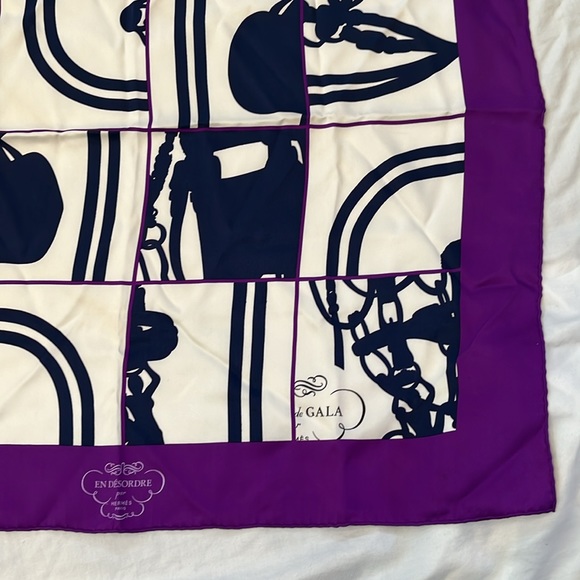 Hermes Brides de Gala En Desordre silk scarf - Picture 6 of 17
